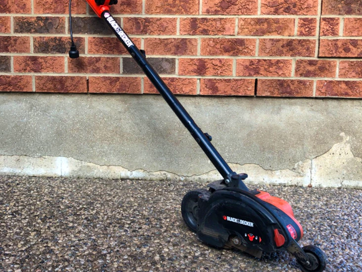 Garden/sidewalk edger 120v plug-in