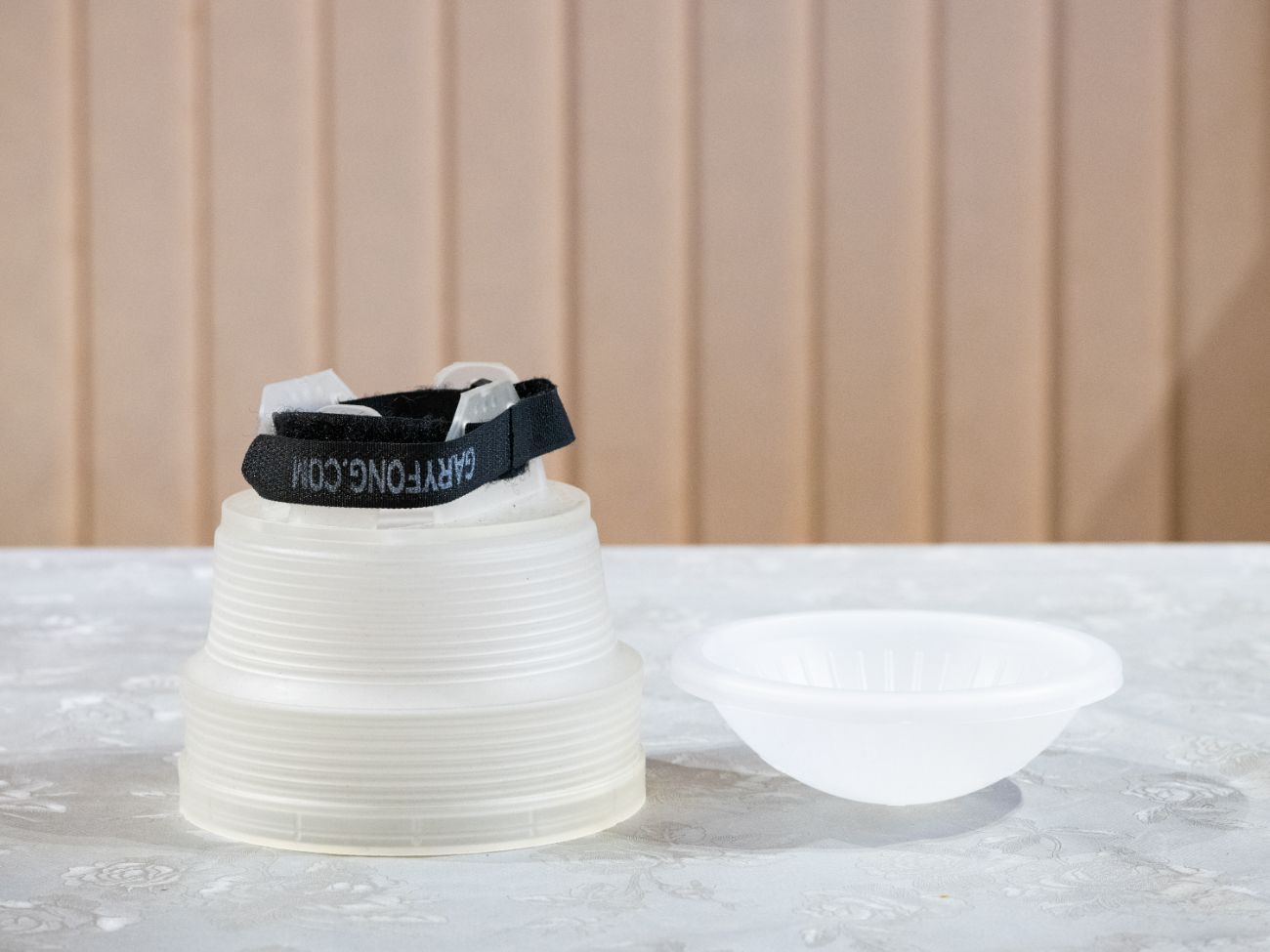 Gary fong lightsphere collapsible flash diffuser.