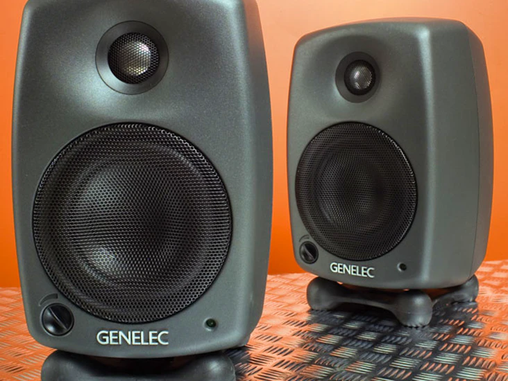 Genelec 8020a (pair) + carry case