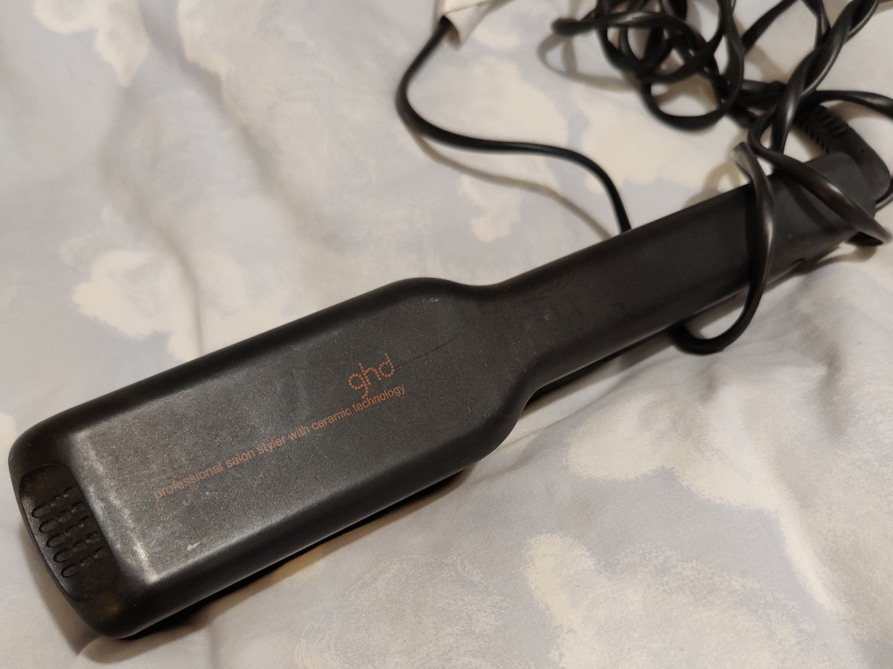 Rent GHD Hair Straightener Wide Plates from Queena L Harborne Birmingham for 2.67 5 day