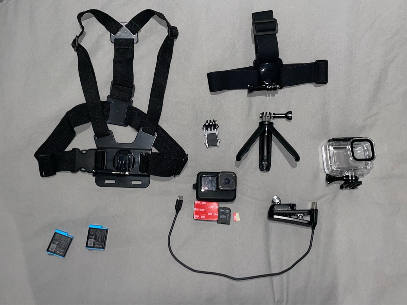 Go pro hero 10 + accessories bundle 