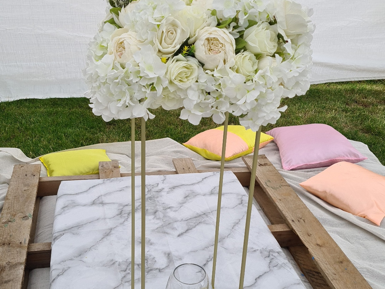 Gold flower stands, wedding centre pieces 100cm to hire