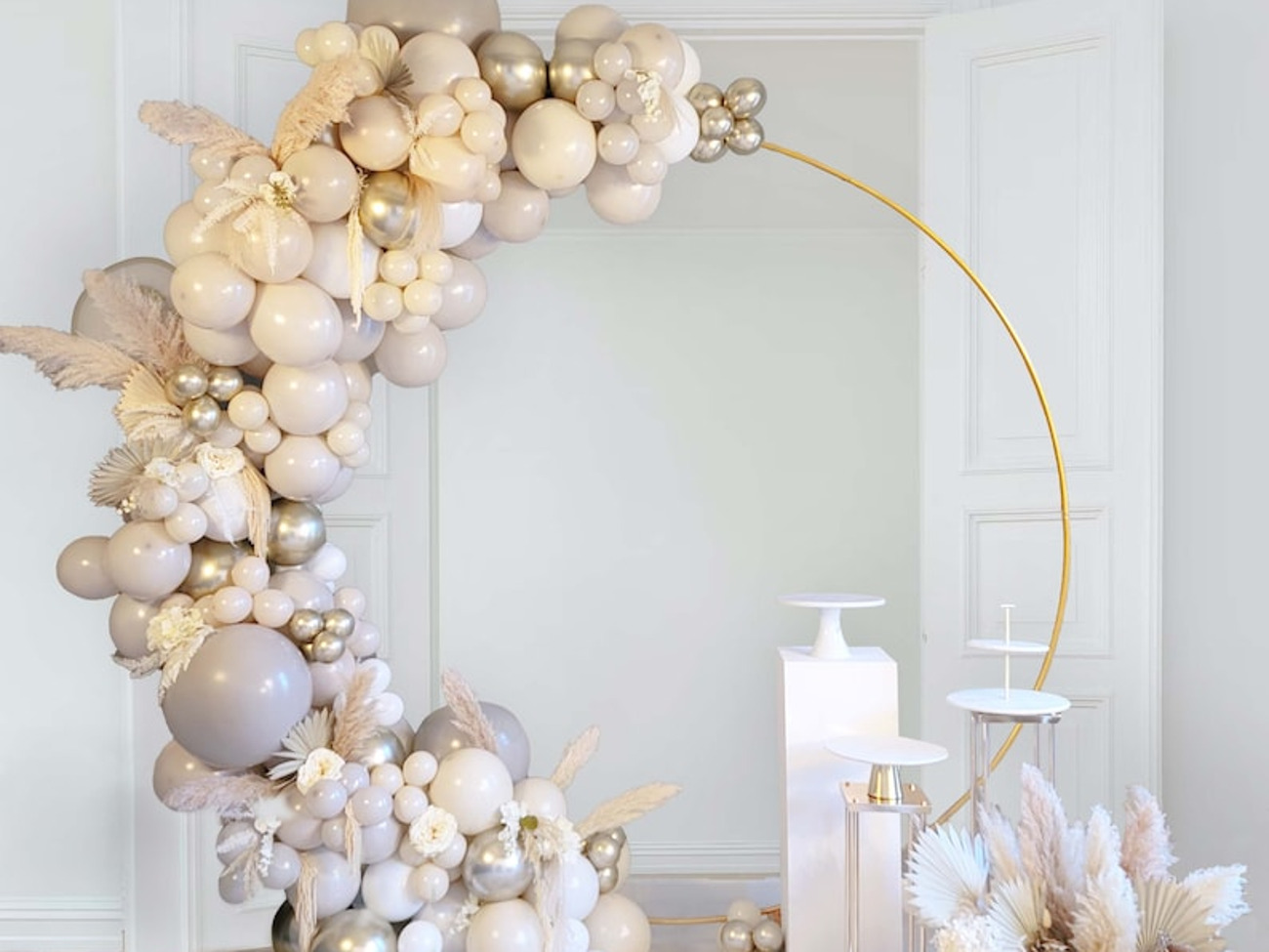 Gold round hoop balloon arch frame stand, party backdrop