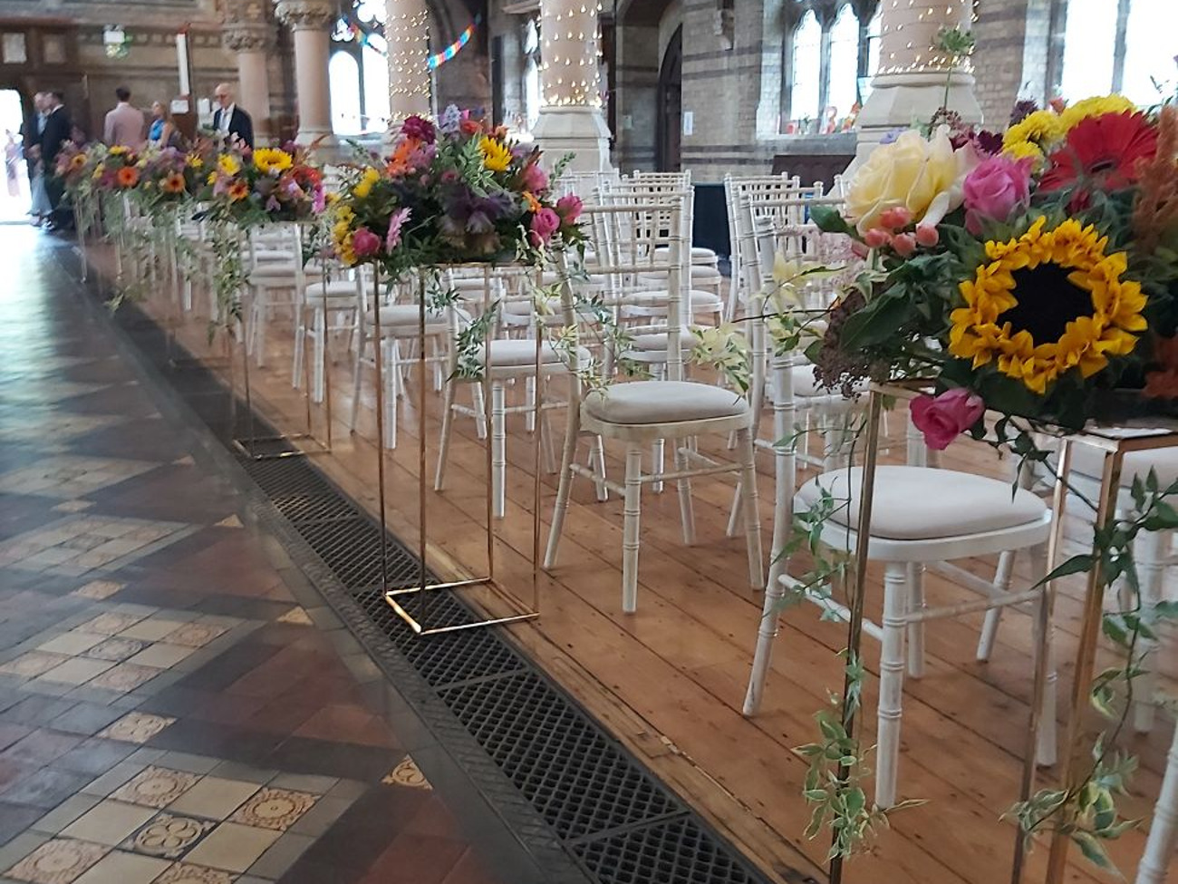 Golden square flower stands