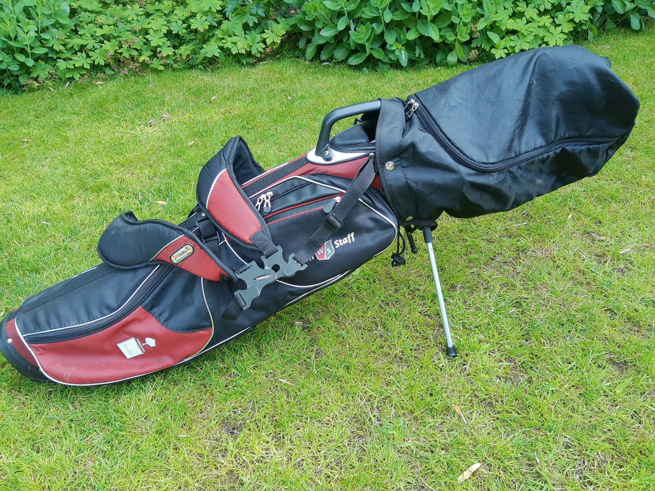 Golf clubs & lightweight bag
