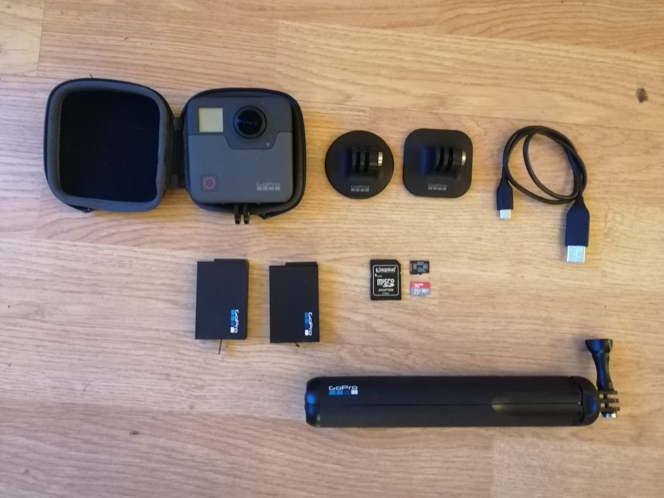 Gopro fusion 360 camera + accessories