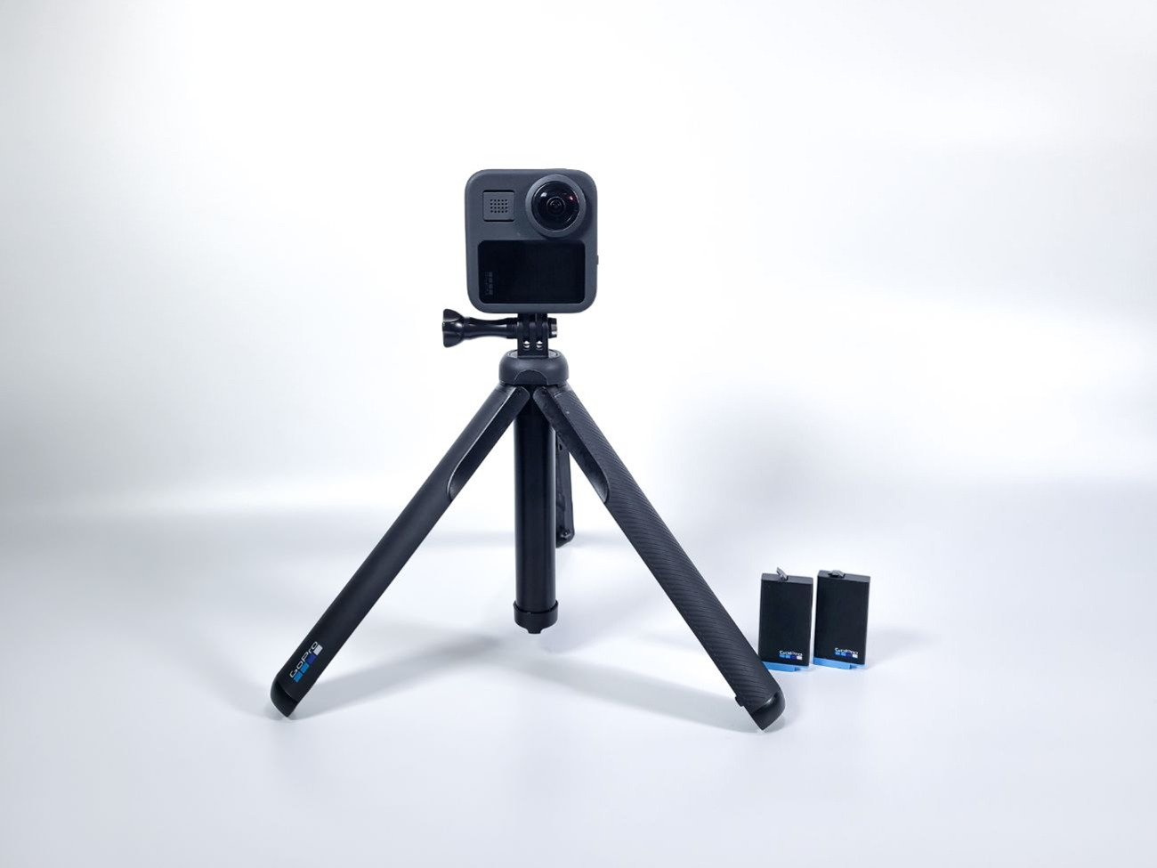 Gopro max 360 camera + 2x battery