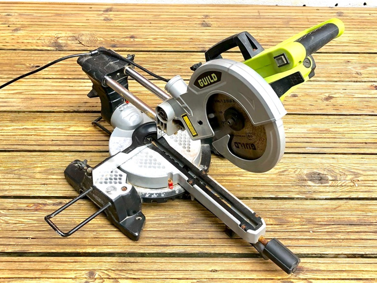 Guild drop saw / mitre saw with laser