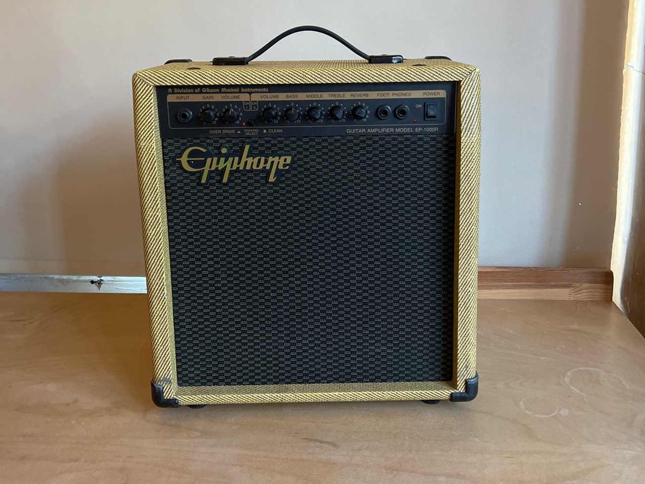 Guitar amp - epiphone - ep-1000r - rare - clean/distortion