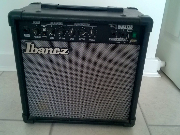 Guitar amplifier 15w ibanez