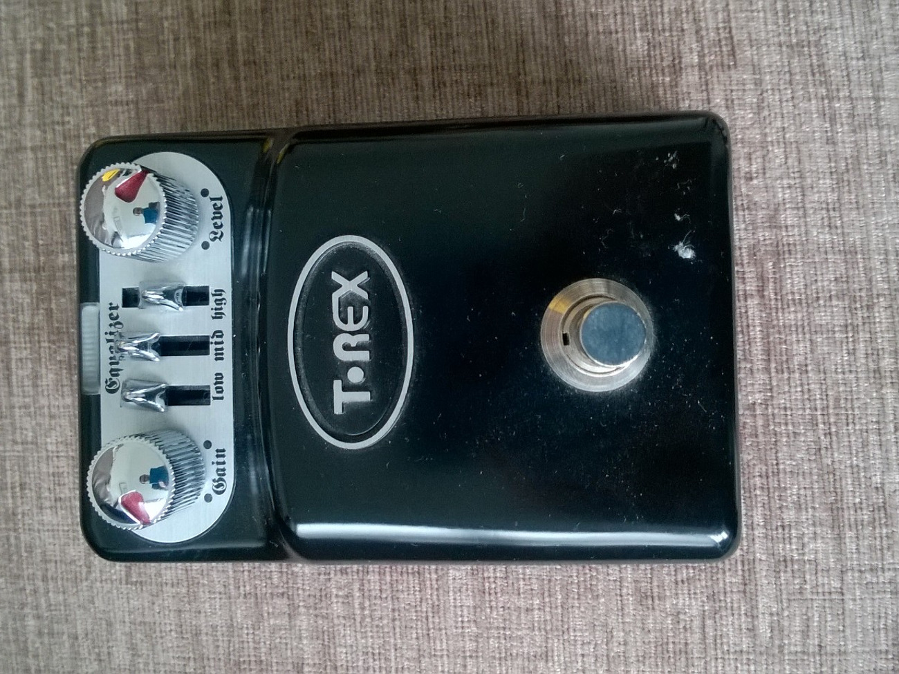 Guitar heavy distorsion pedal t-rex with built-in equaliser