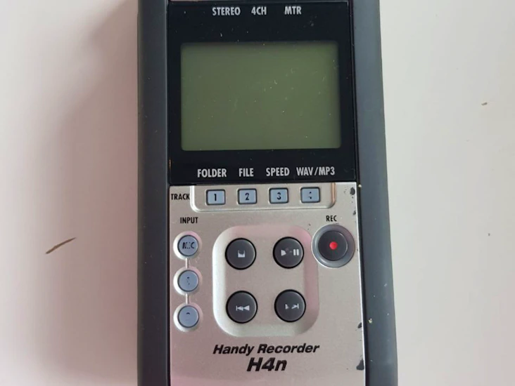 H4n handy zoom recorder with 16gb sd card