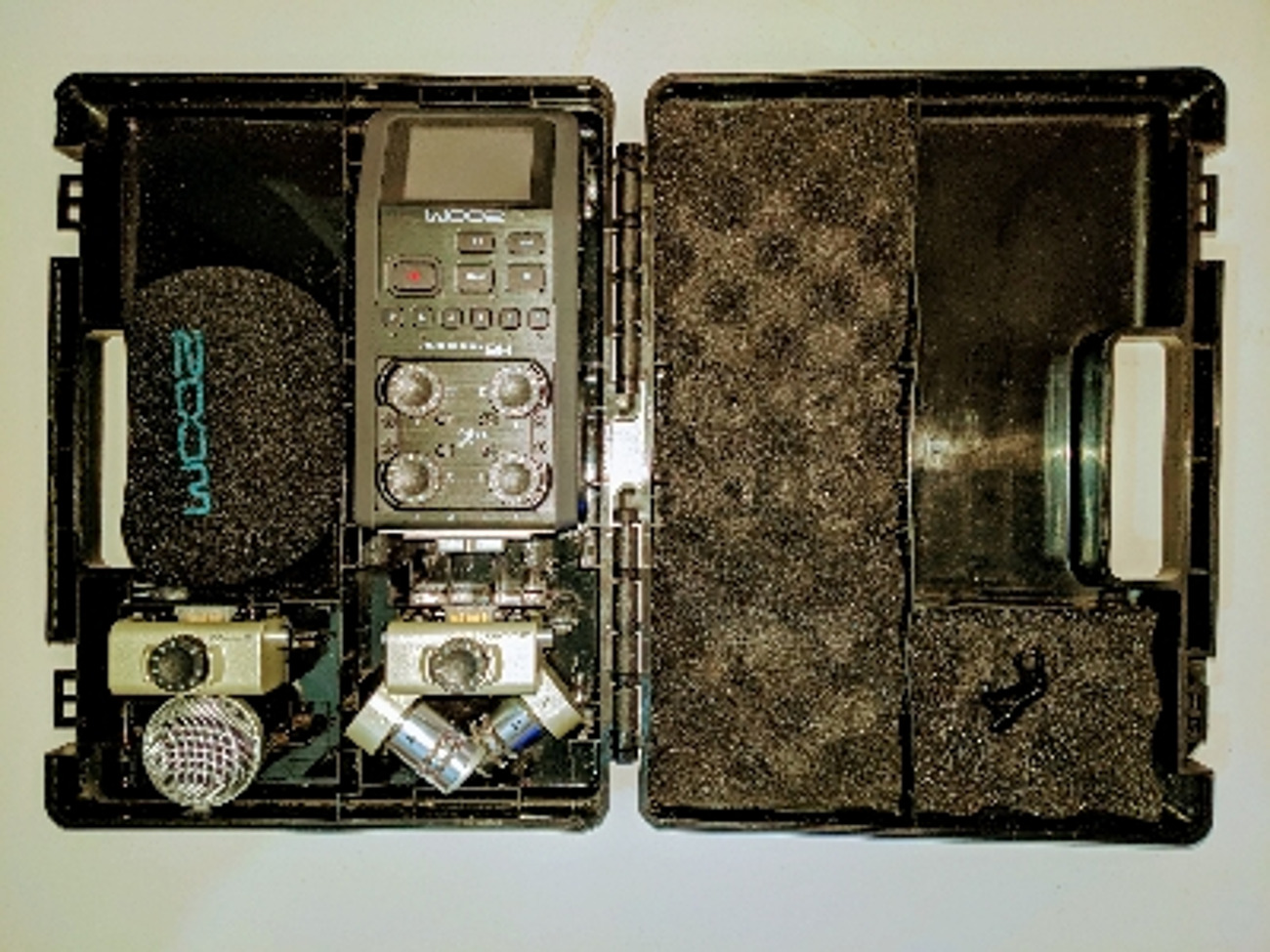 H6 zoom handheld recorder