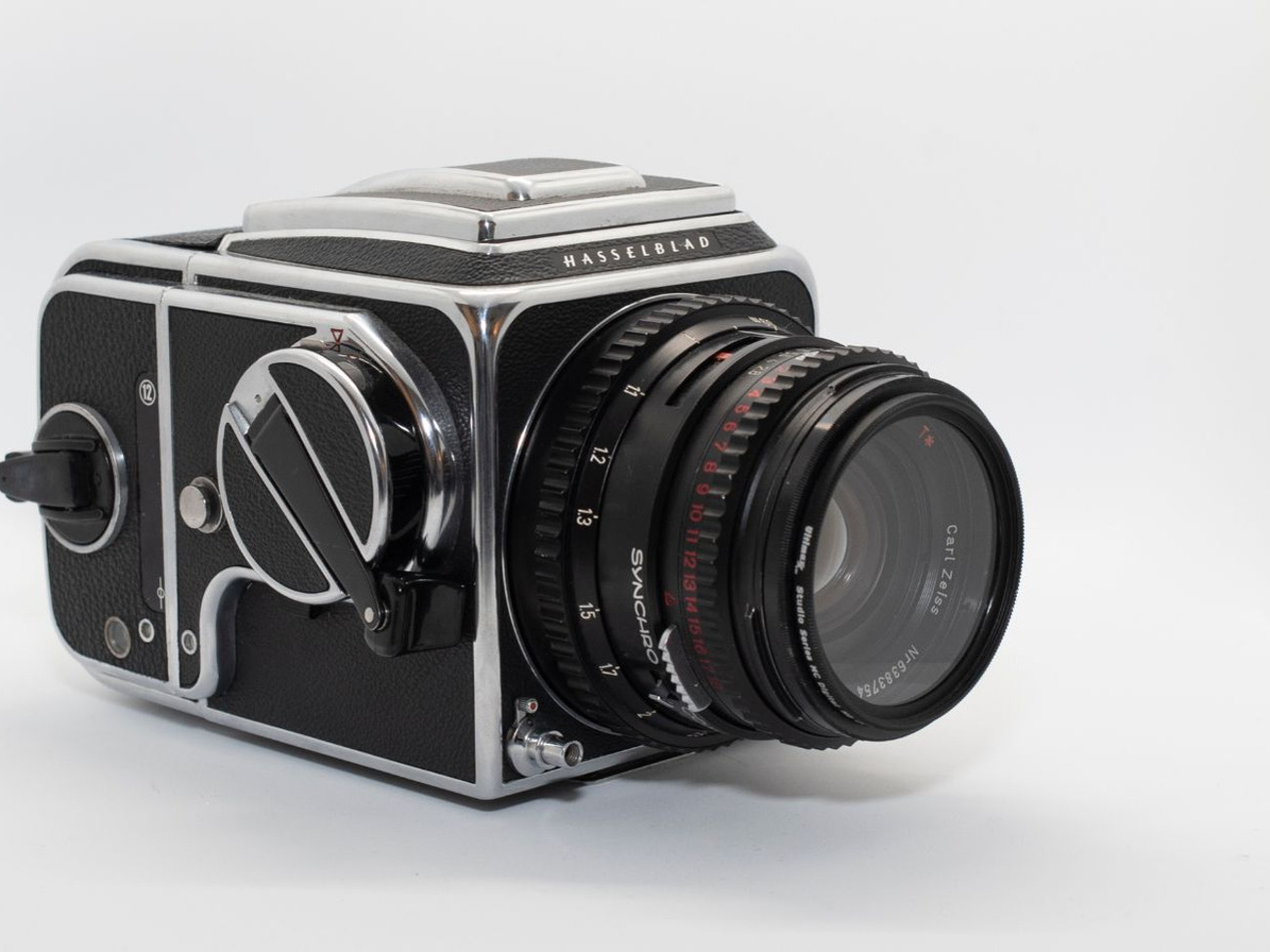 Hasselblad 500cm kit w/ planar 85mm and distagon 50mm lenses