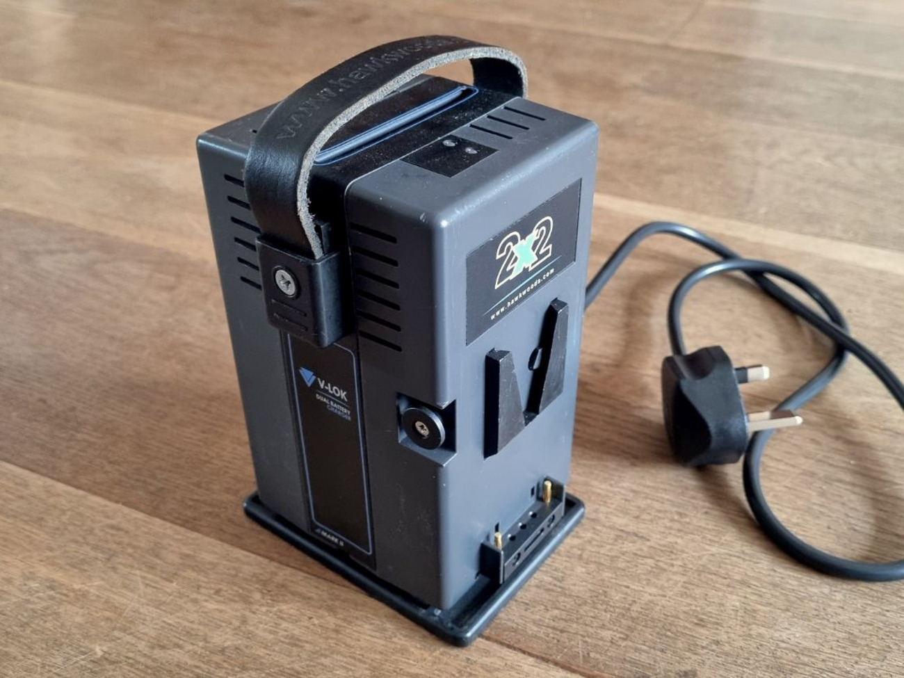 Hawk woods vl-2x2p dual v lok battery charger - twin v lock
