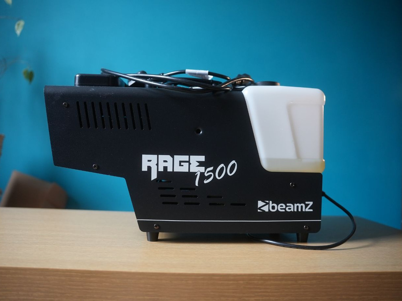 Haze / smoke machine with optional led lights