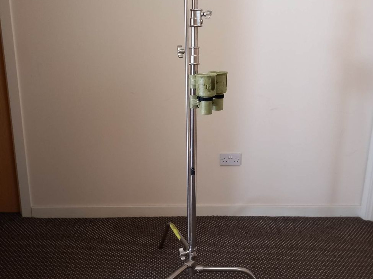 Heavy duty c-stand + extension arm