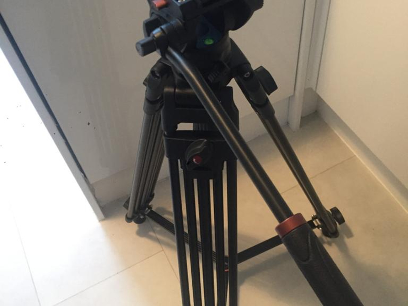 Heavy duty tripod + mini ‘gorillapod’ style tripod.