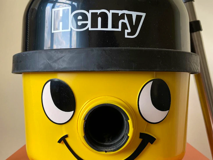 Henry hvr160 bagged cylinder vacuum, 620w, 6 litres, yellow