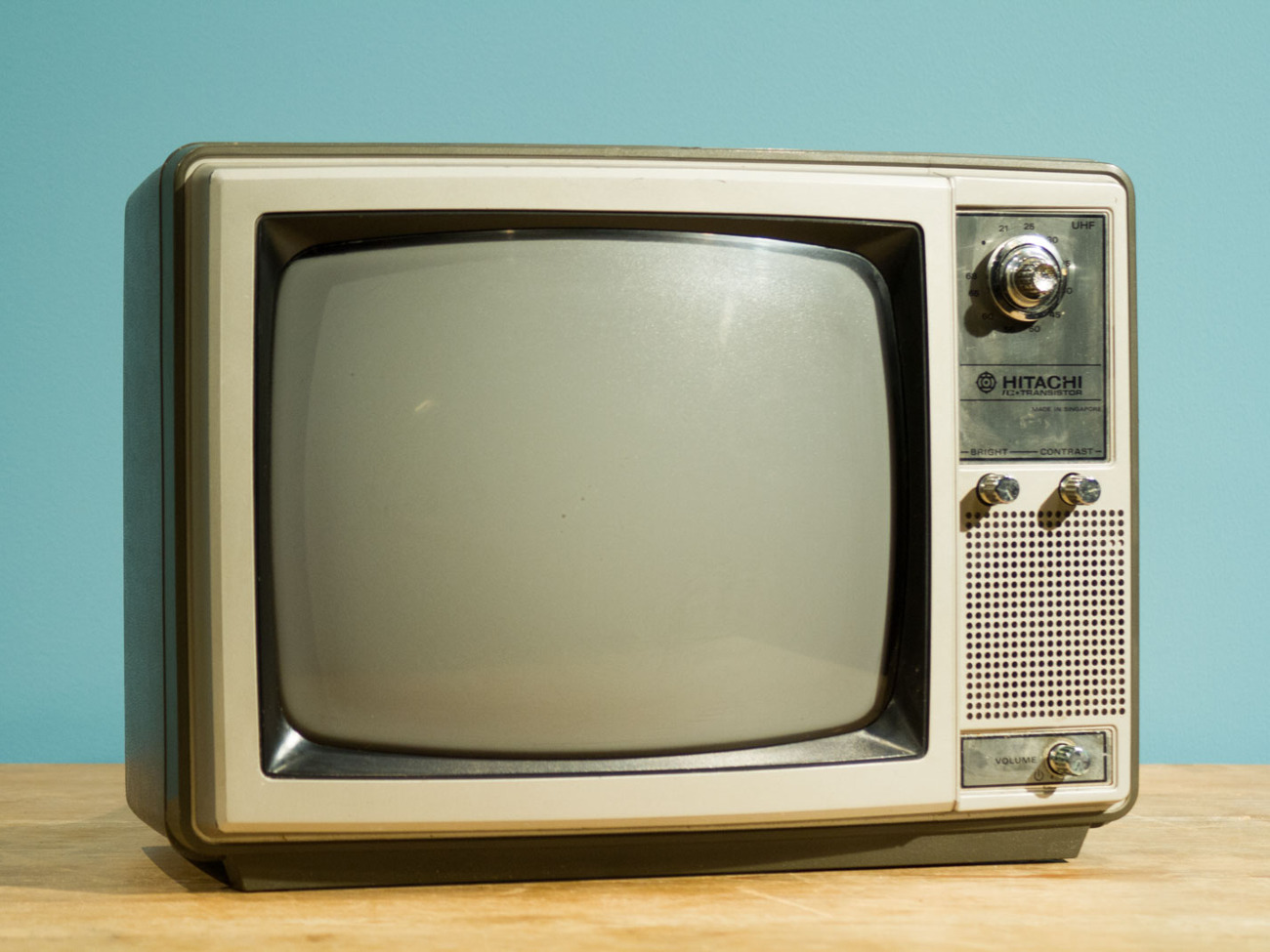 Hitachi m1262 retro monochrome crt tv