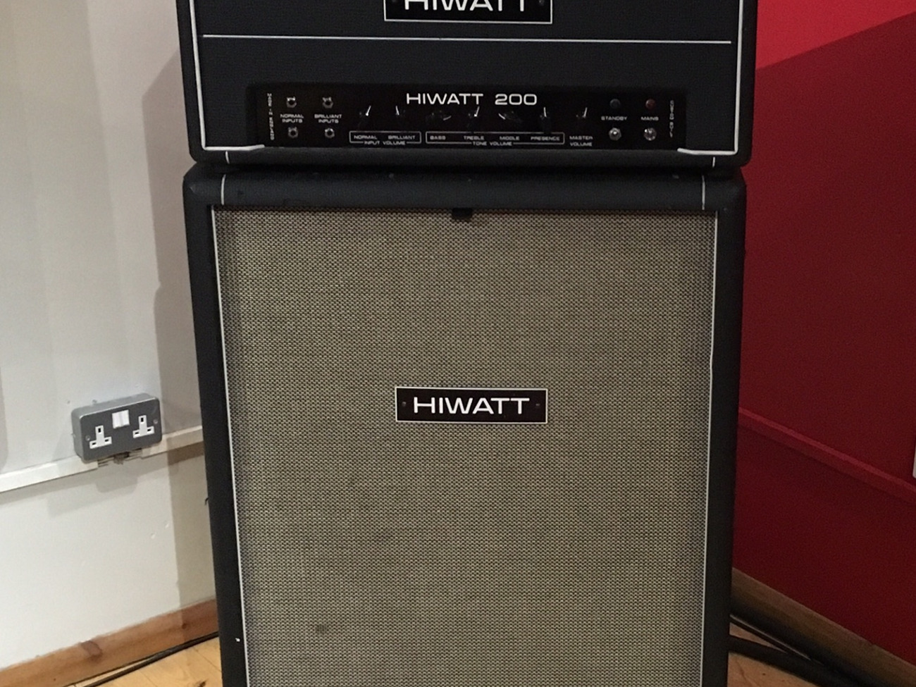 Hiwatt custom 200 bass head and full range cab