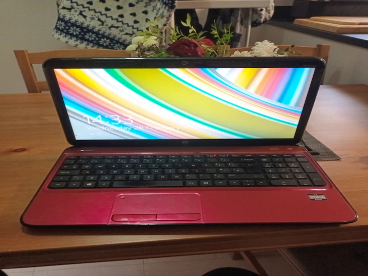 Hp laptop with carry bag for rental full internet