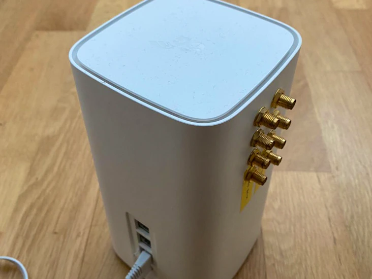 Huawei cpe pro 2 modified + antenna