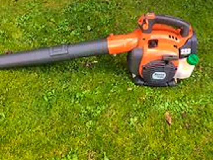 Husqvarna leafblower 125bv