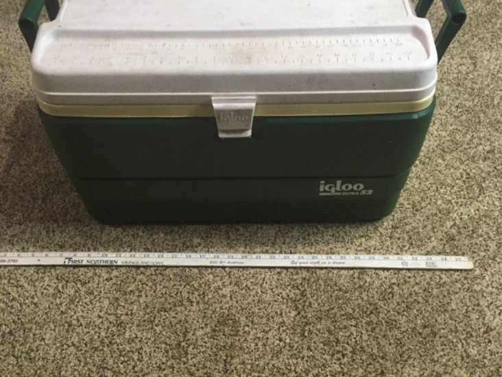 Igloo 52 quart cooler