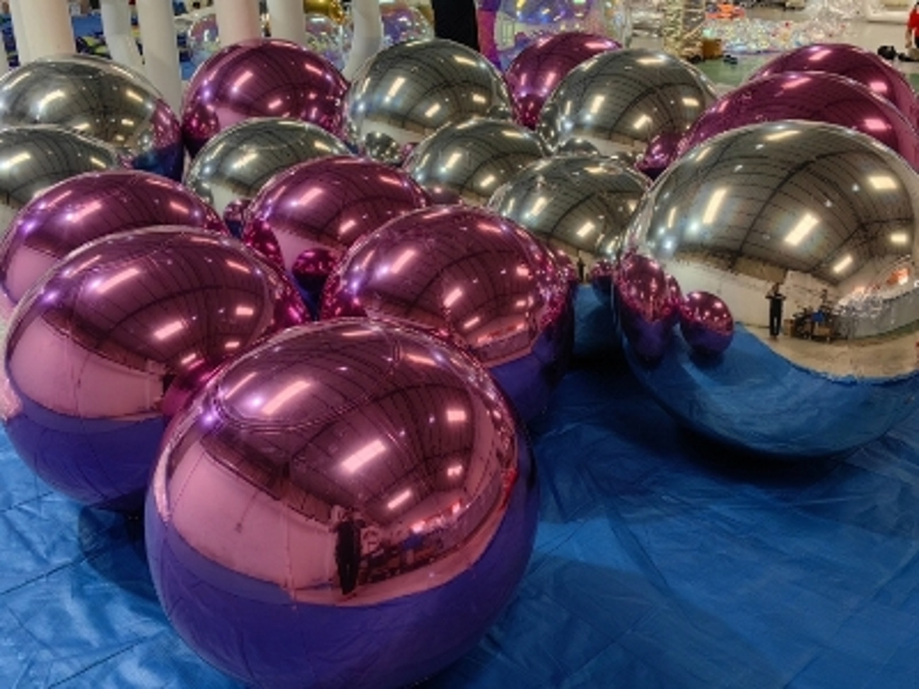 Inflatable mirror spheres x 20 shiny metallic ball 