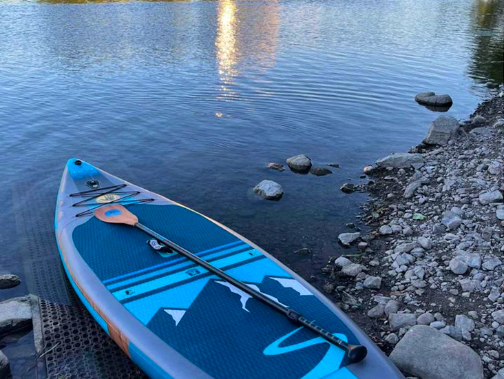 Inflatable paddle board rental