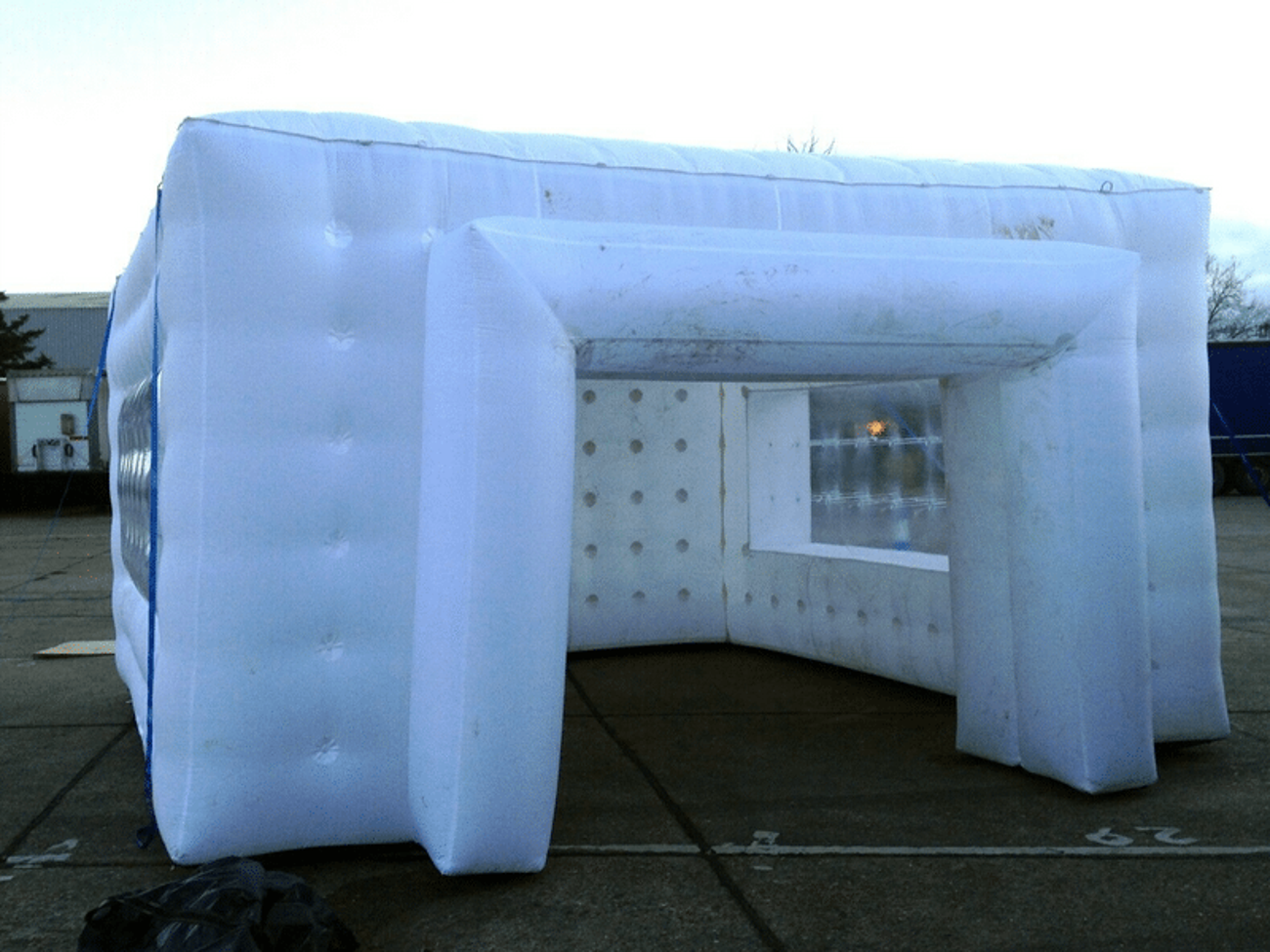 Inflatable square marquee 5m x 5m 35 person (dirty with marks now)