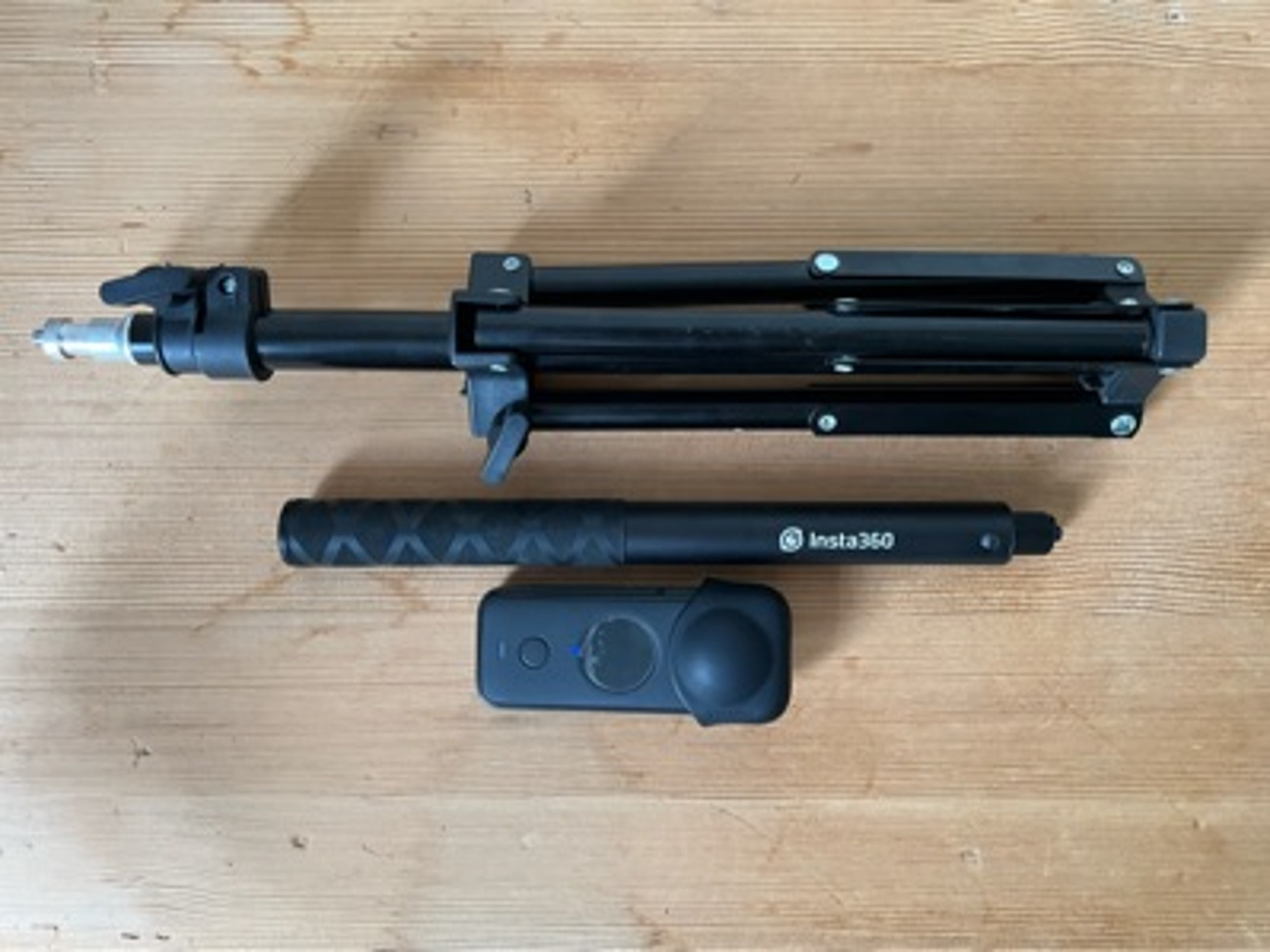 Insta 360 onex2 w/ invisible selfie stick & mini light stand
