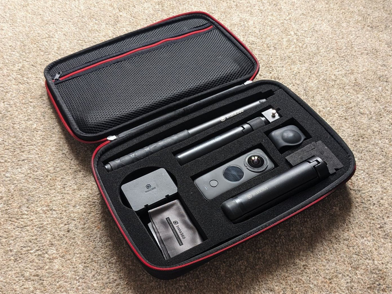 Insta360 full kit camera bundle - 360 film, virtual tours, photo, matterport