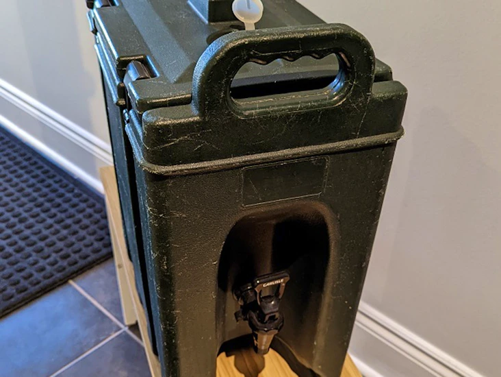 Insulated beverage dispenser thermos container 2.5 gal