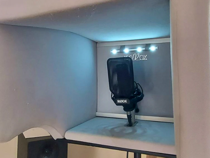 Isovox 2 portable recording vocal booth