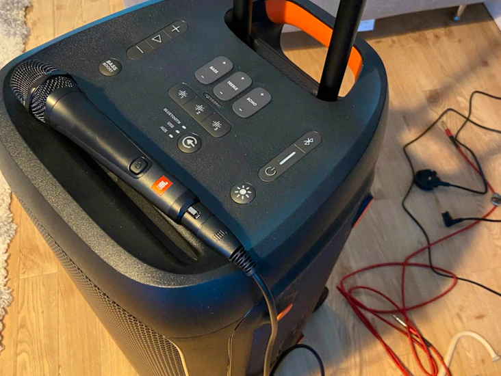 Jbl party box 310 with microphone