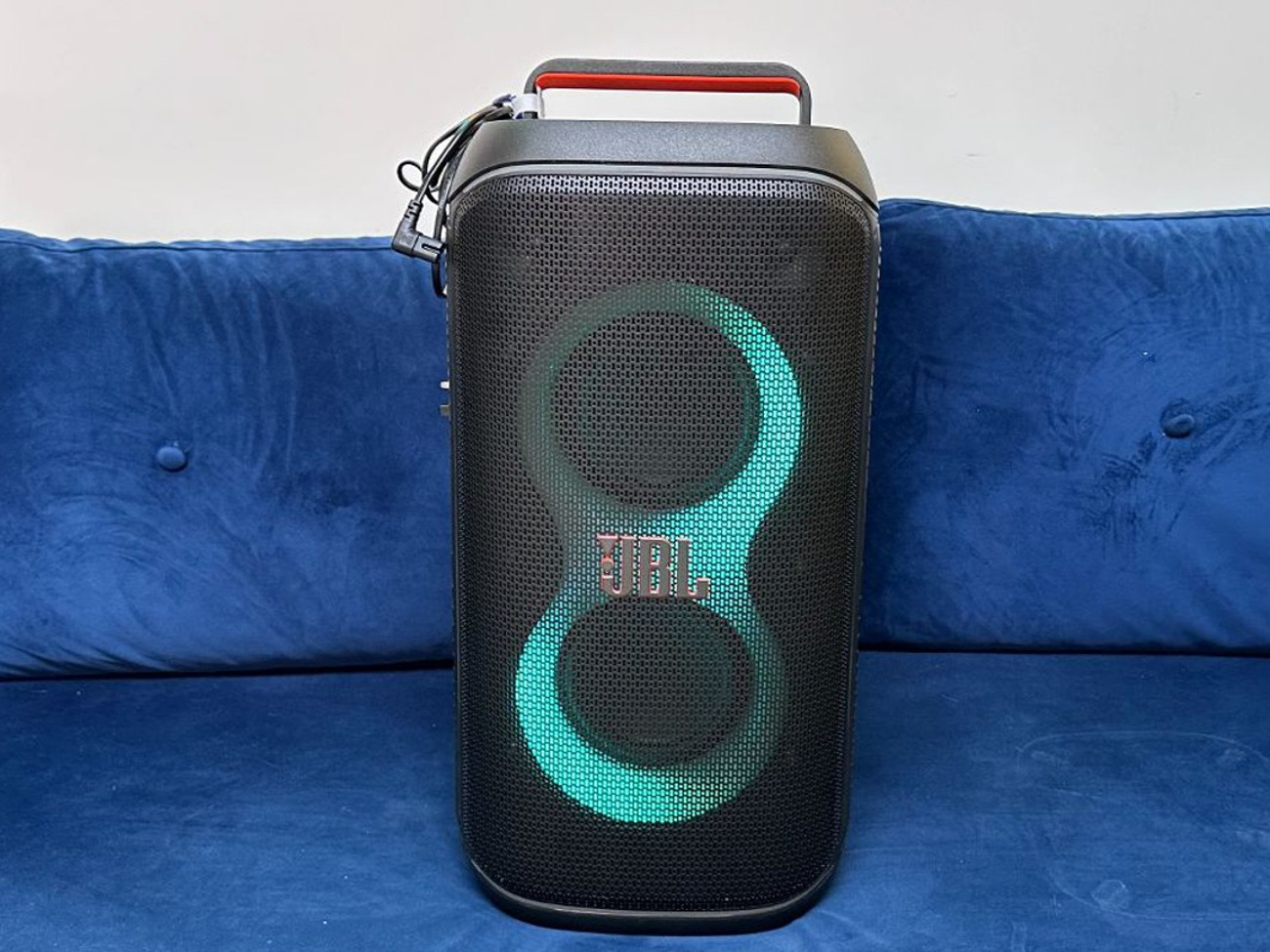 Jbl partybox club 120 bluetooth speaker + x2 microphones