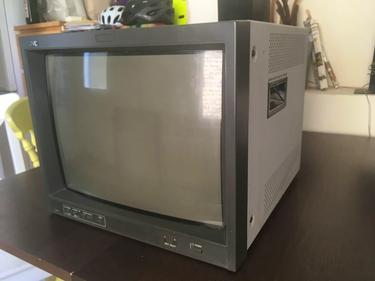 Jvc 17" broadcast monitor, crt