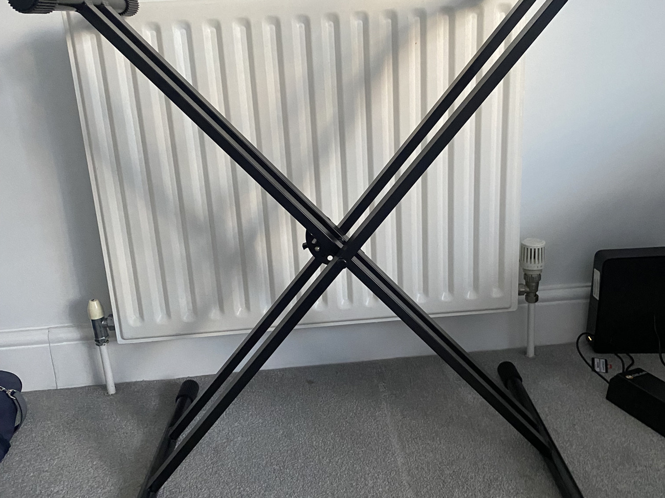 Keyboard stand 	1x millenium ks-1010 black