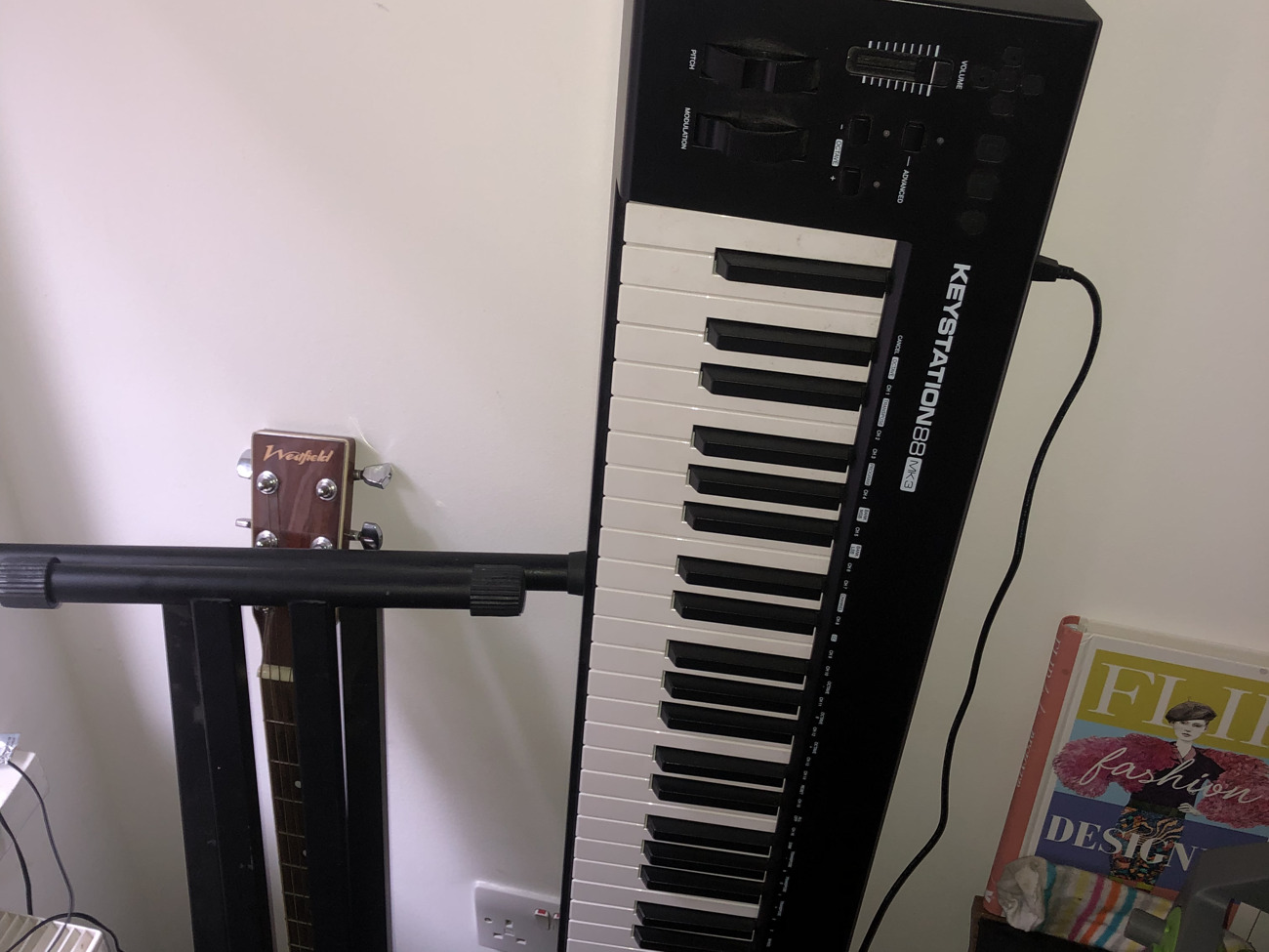 Keystation 88 mk3 midi keyboard