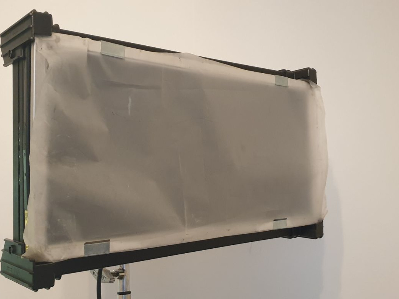 Kino flo celeb 201 light panel with hard case, heavy duty stand etc