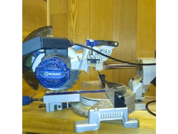 Kobalt 7 1/4-in 10 amp single-bevel sliding compound mitre saw with laser marker