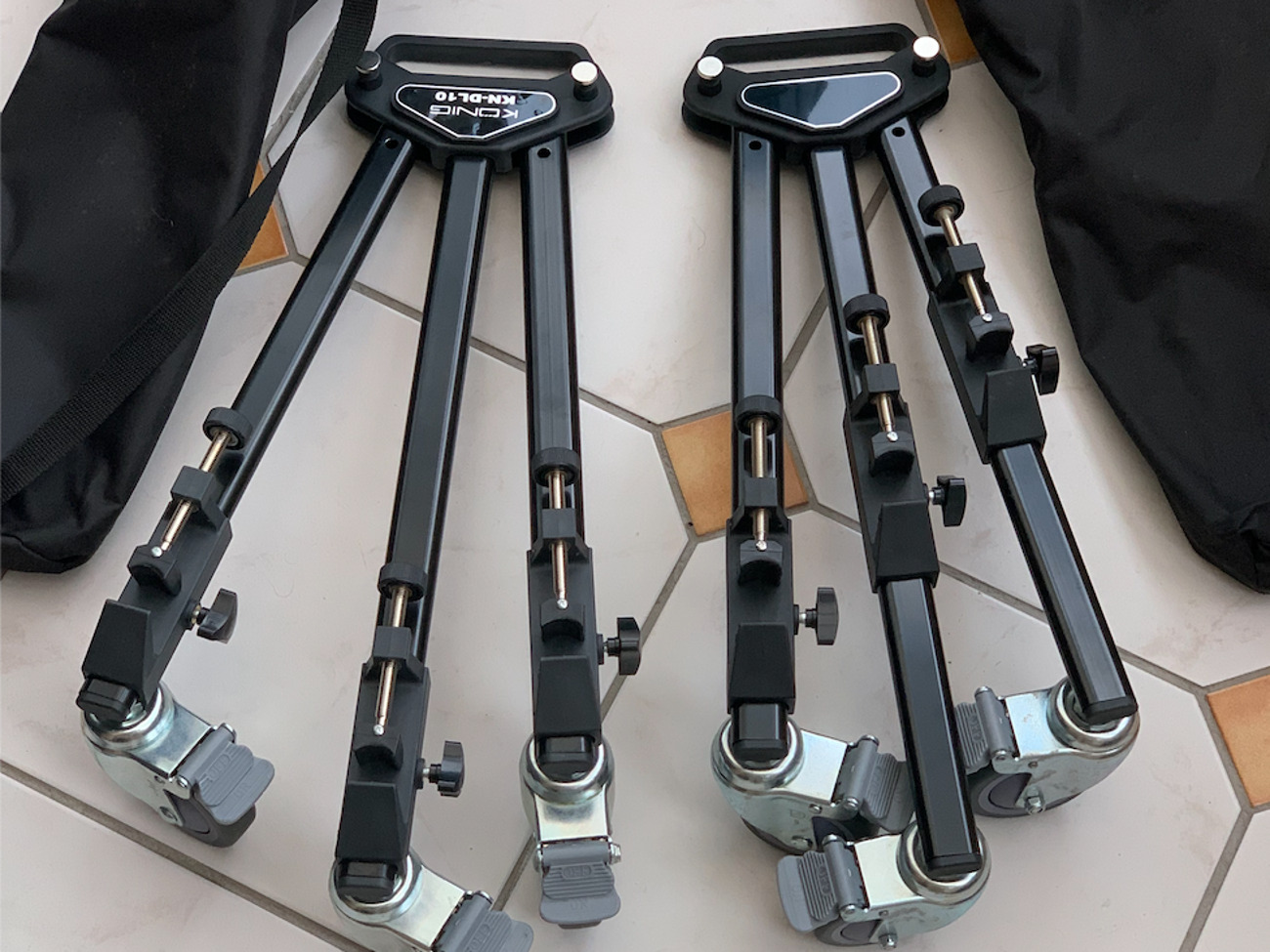 Konig kn-dl10 tripod base wheeled dolly + bag