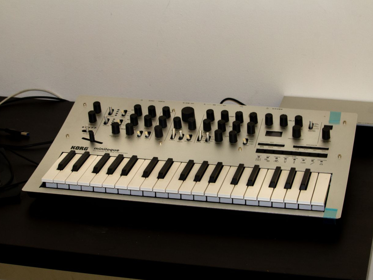 Korg minilogue polyphonic analogue synthesizer