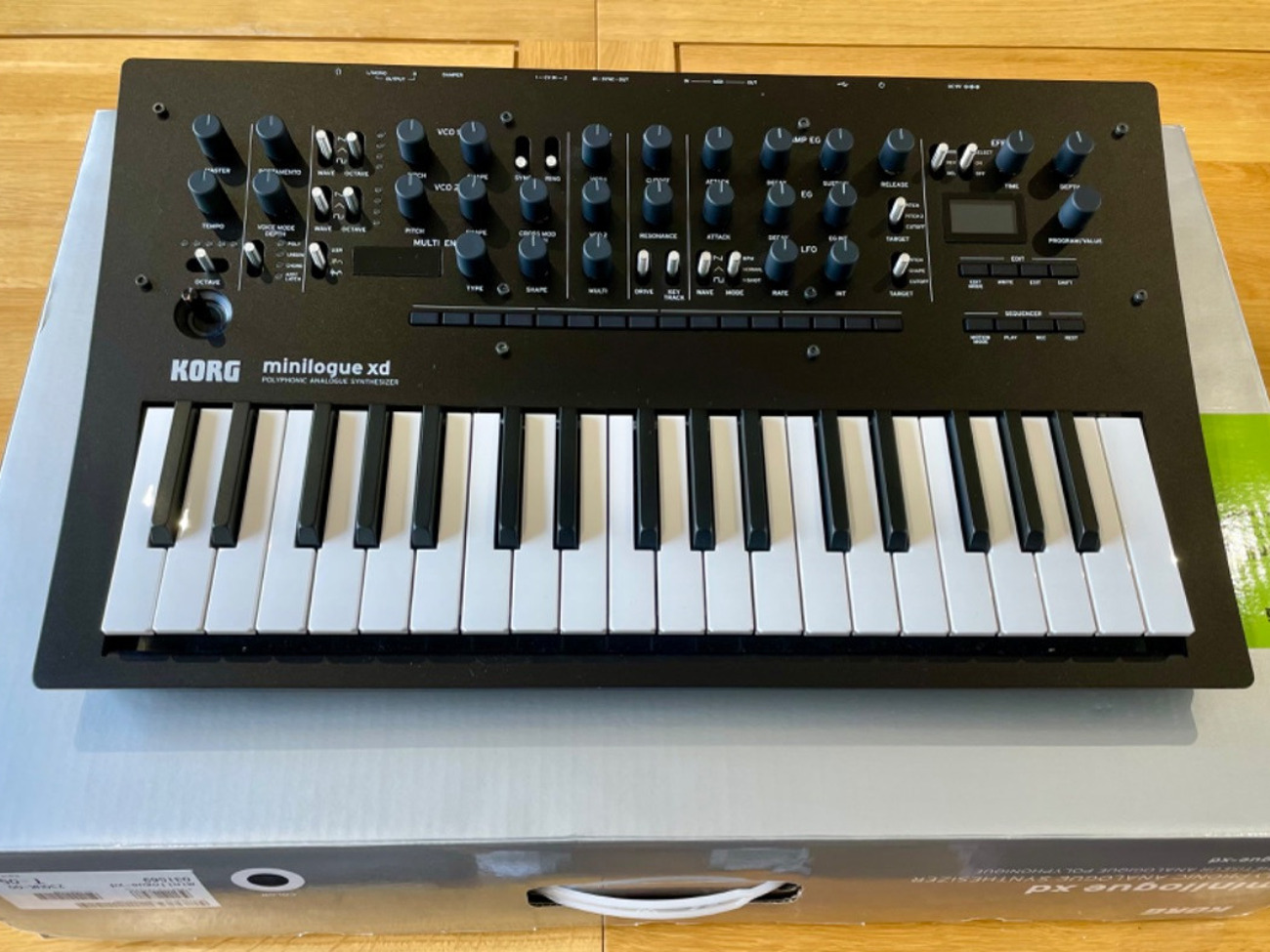 Korg minilogue xd analogue synthesizer