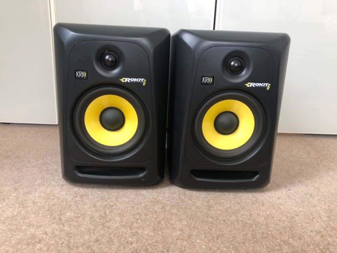 Krk rokit 6 g3 - powered studio monitors 
