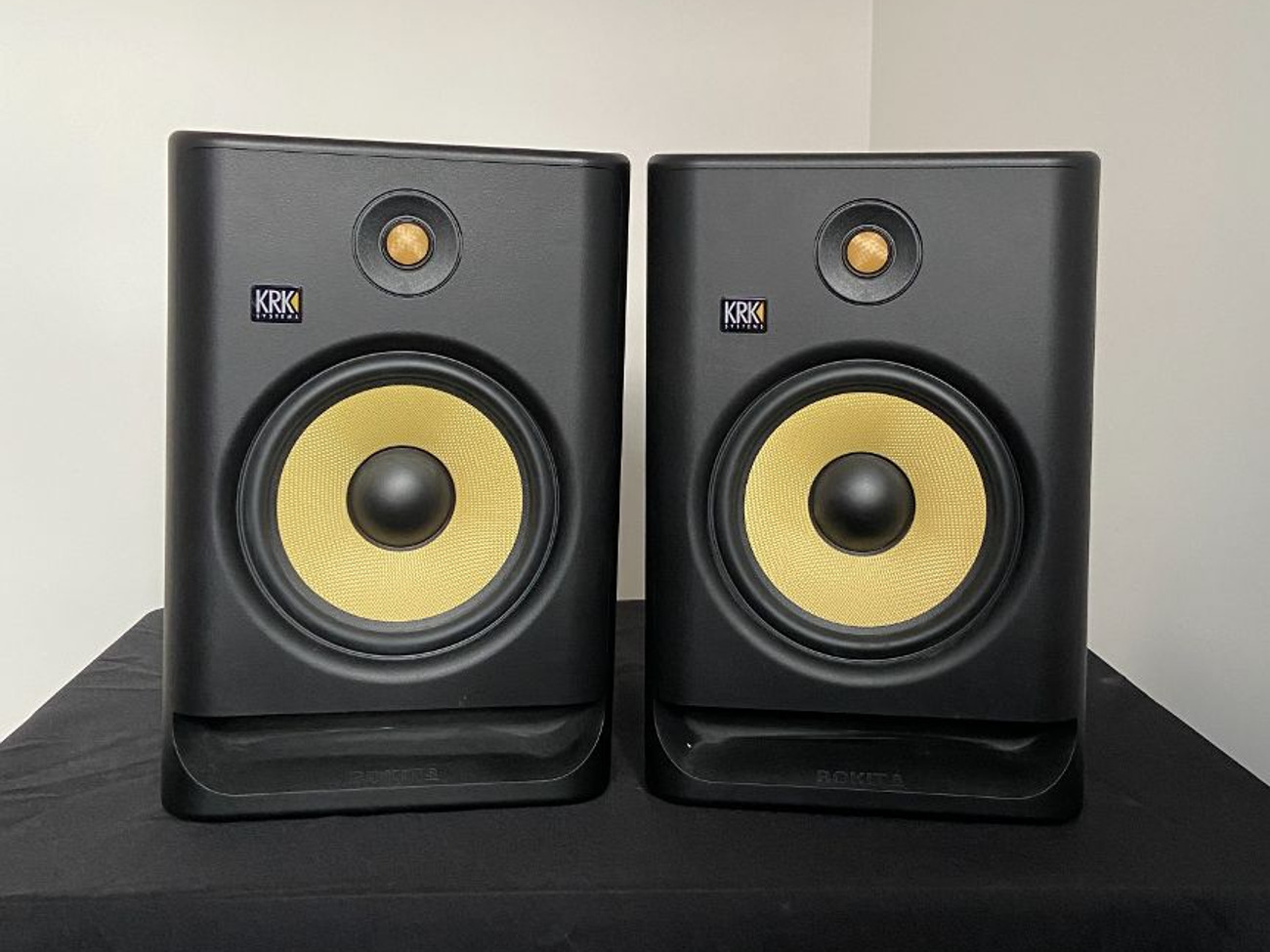 Krk rokit 8 g4 (pair) speakers/studio monitors