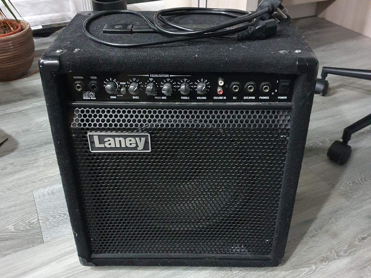 Laney rb2 bass amp