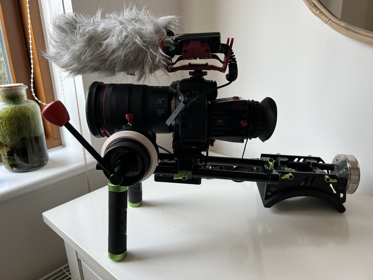 Lanparte shoulder rig w/ follow focus and remote rec button